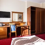 Diamond W Bialym Dworku