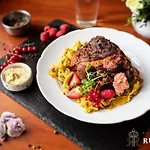 Diamond W Bialym Dworku