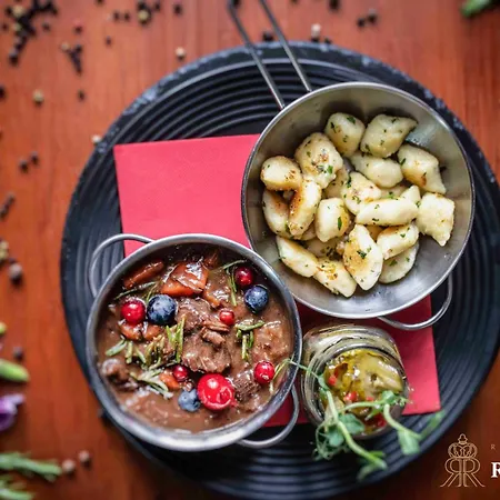 Diamond W Białym Dworku Hotel