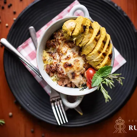 Hotel Diamond W Białym Dworku