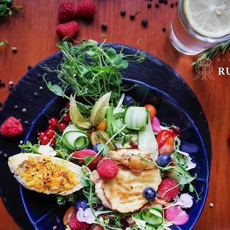 Hotel Diamond W Białym Dworku *