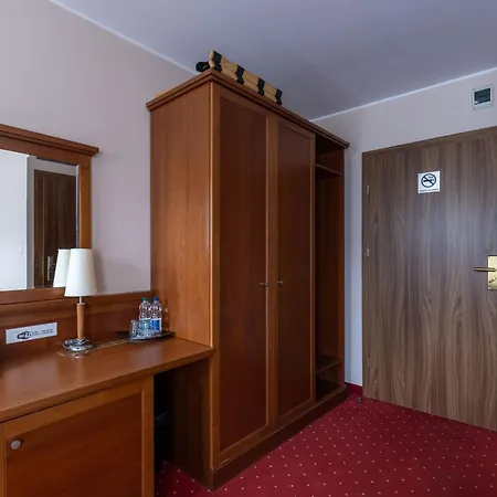 Diamond W Bialym Dworku Rumia