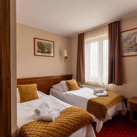 Diamond W Bialym Dworku Hotell