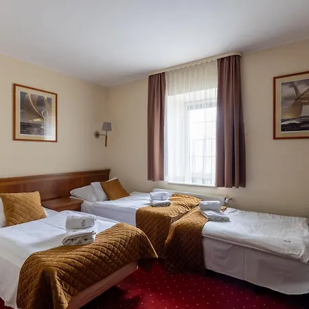 Hotell Diamond W Bialym Dworku