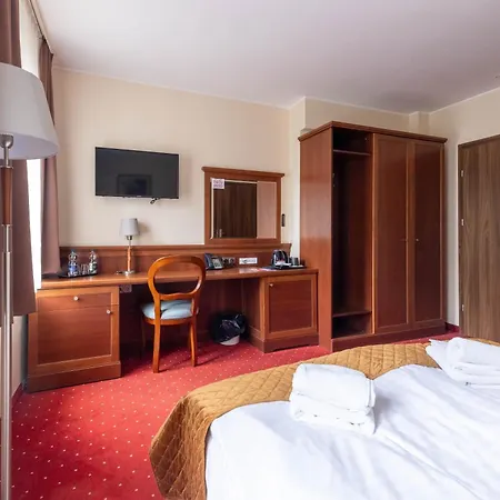 Hotell Diamond W Bialym Dworku *