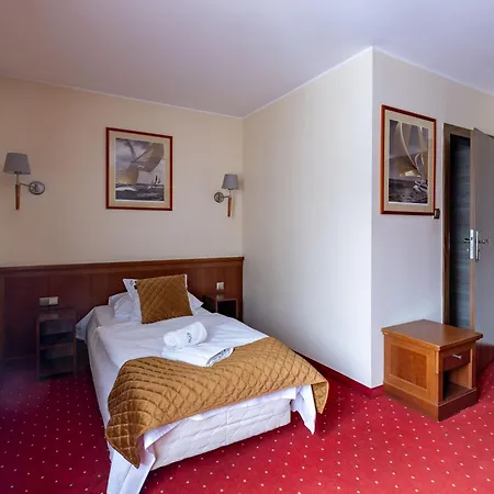 Hotell Diamond W Bialym Dworku Rumia