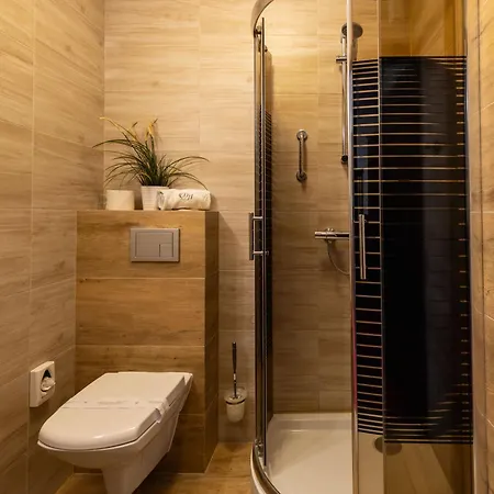 Diamond W Bialym Dworku Hotell *