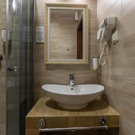 Hotell Diamond W Bialym Dworku *