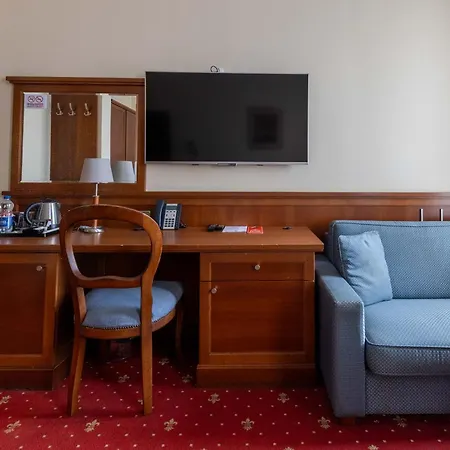 Hotell Diamond W Bialym Dworku Rumia