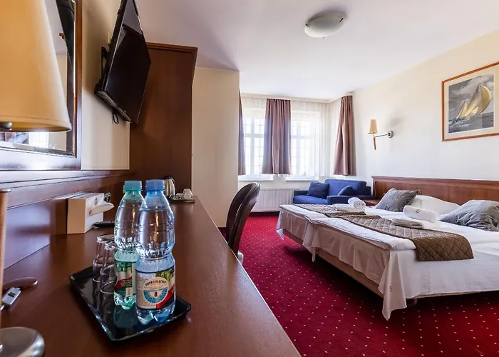 Diamond W Bialym Dworku Отель *