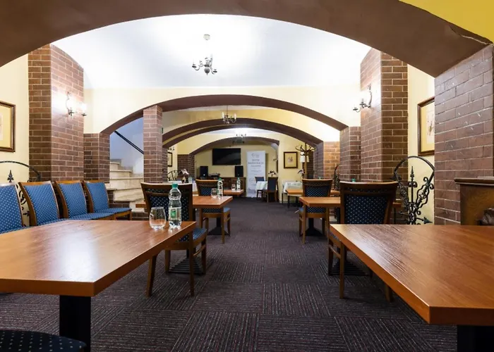 Diamond W Bialym Dworku * Румя