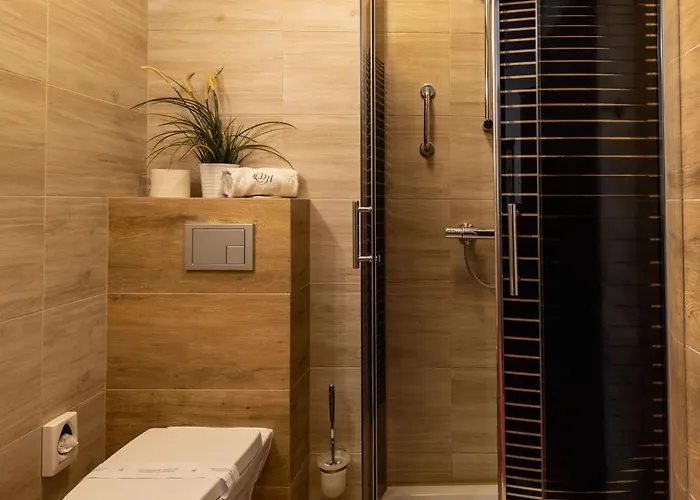 Diamond W Bialym Dworku Hotel *