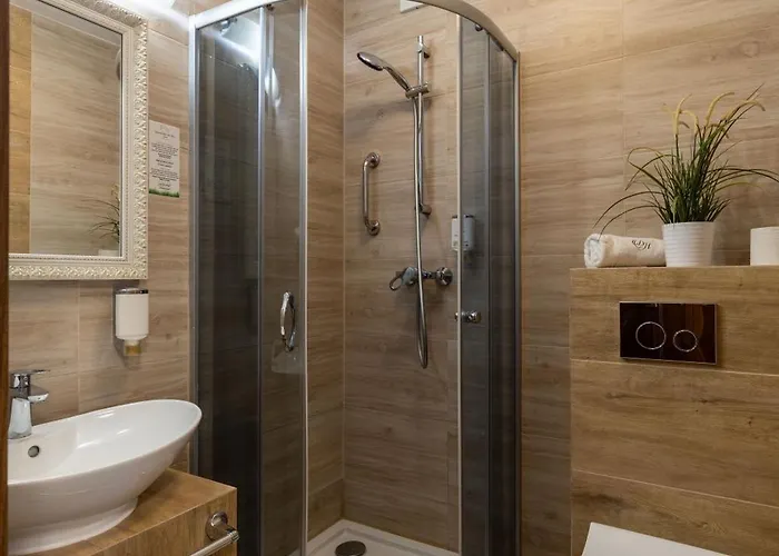 Diamond W Bialym Dworku Hotel *